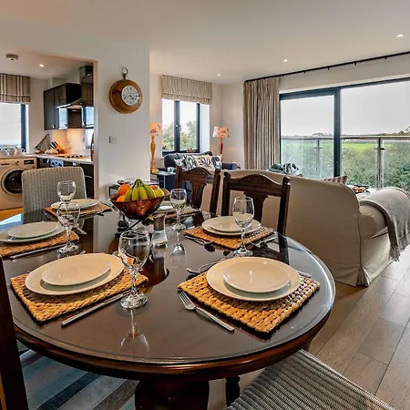 Apartment 2 Bed In Lizard 48616 Ruan Major