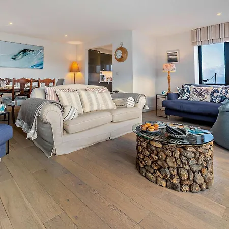 Apartment 2 Bed In Lizard 48616 Ruan Major