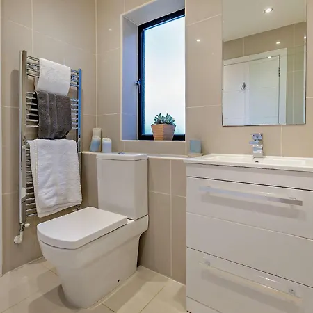 2 Bed In Lizard 48616 * Ruan Major