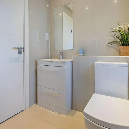 Apartment 2 Bed In Lizard 48616 Ruan Major