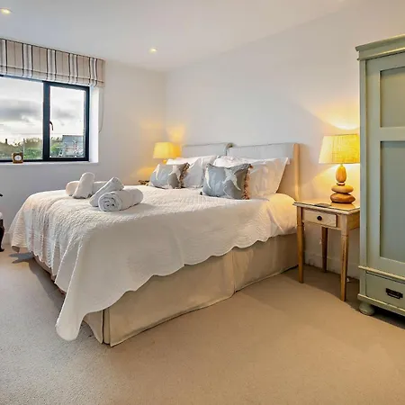 2 Bed In Lizard 48616 Ruan Major